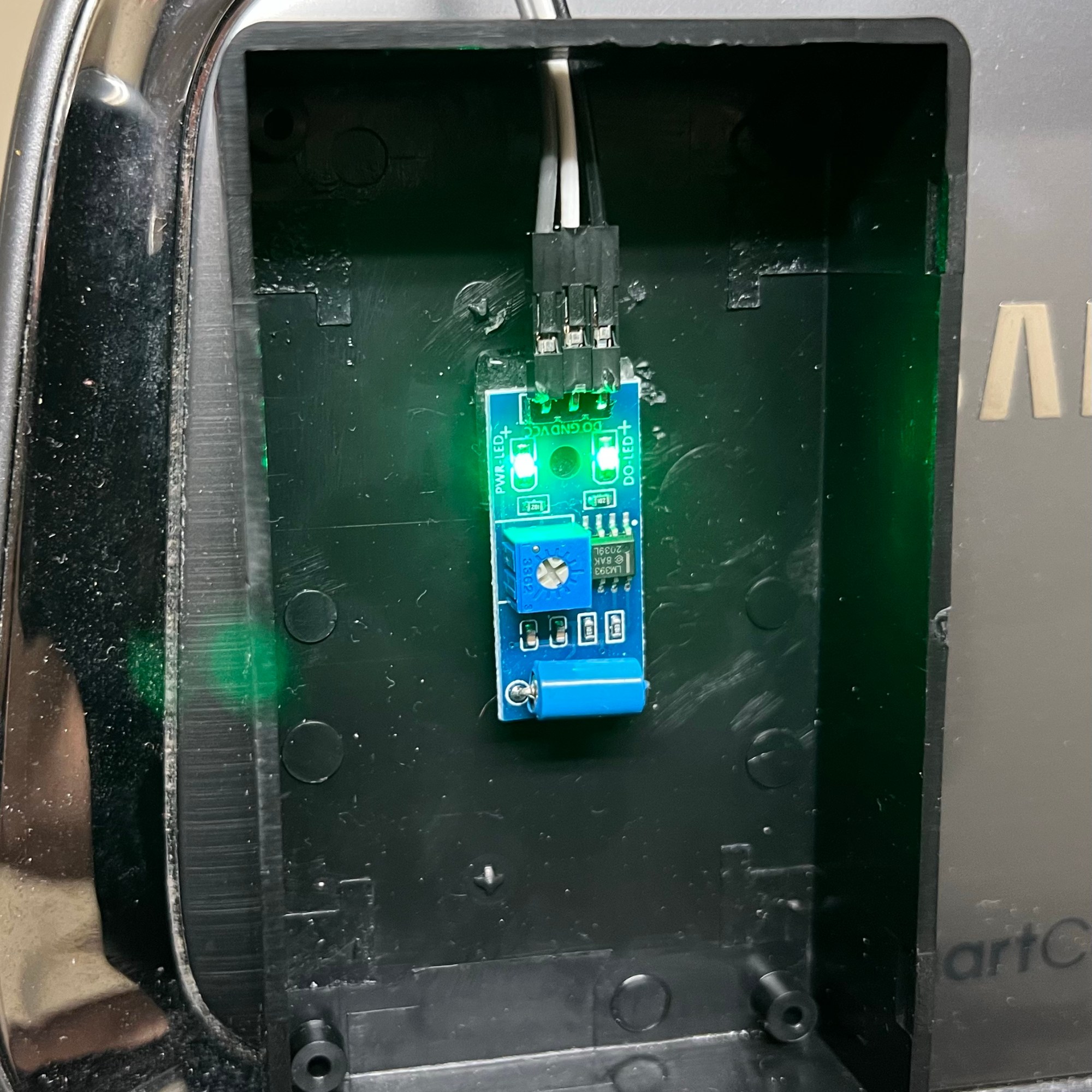 SW-420 in project box with lid off